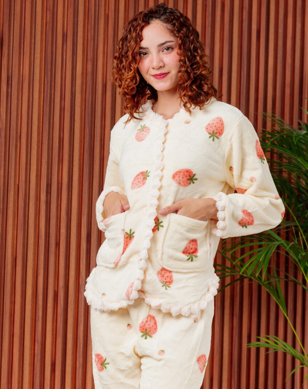 Pijama de dama en felpa - Modelo Fresa