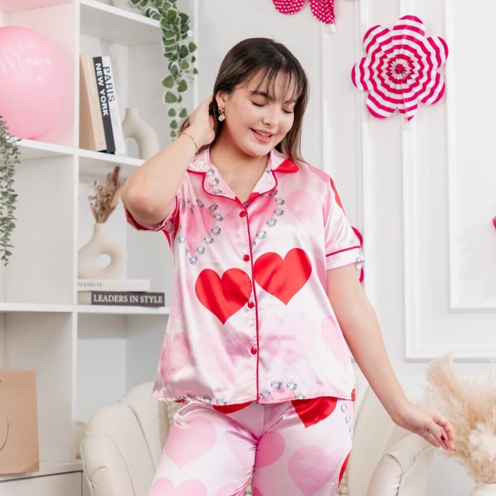 Pijama de dama en satin de corazones - Modelo Dalia